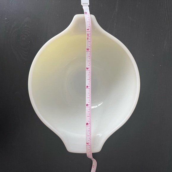 Vintage Pyrex Yellow Cinderella Mixing Nest Bowl #441 (1 1/2 pt) - Picture 5 of 5